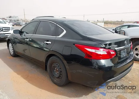 2016 Nissan Altima 2.5/2.5 S/2.5 Sl/2.5 Sr/2.5 Sv z USA, uszkodzony, nr VIN 1N4AL3AP0GN325694